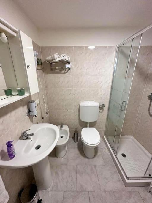 Holiday House Shantu CTA Exterior foto
